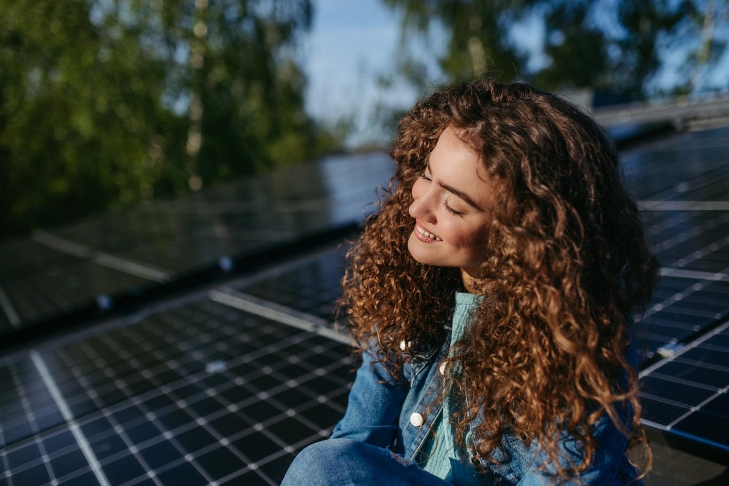 Héberger des panneaux solaires : valoriser son terrain ou son bâtiment