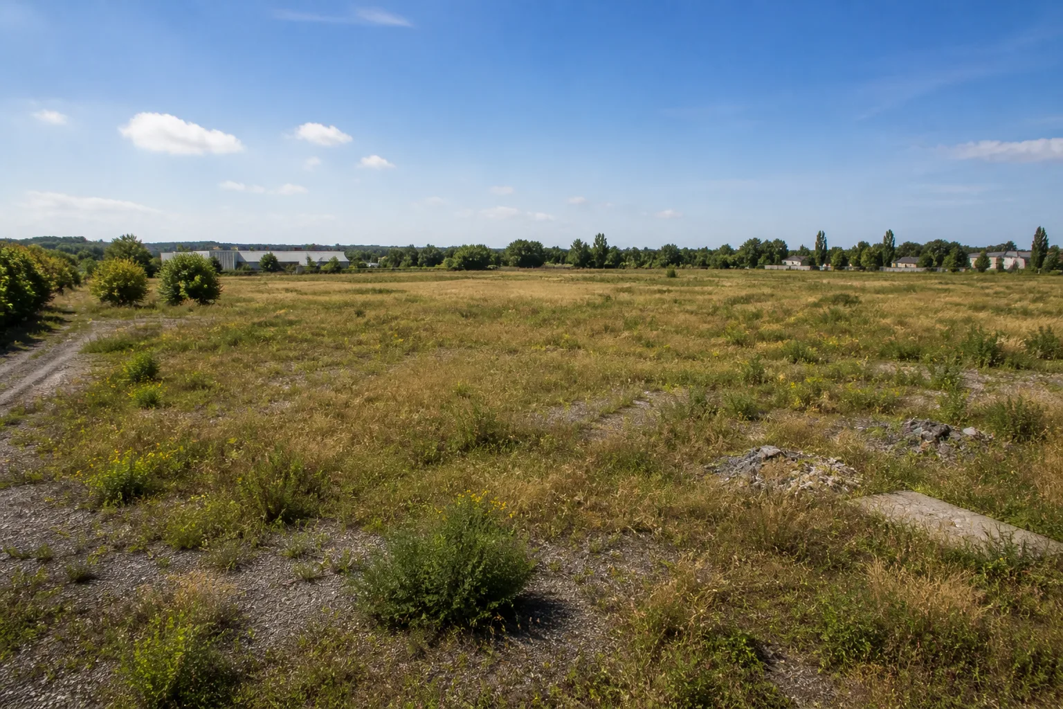 Terrain inutilisé pouvant accueillir un projet solaire